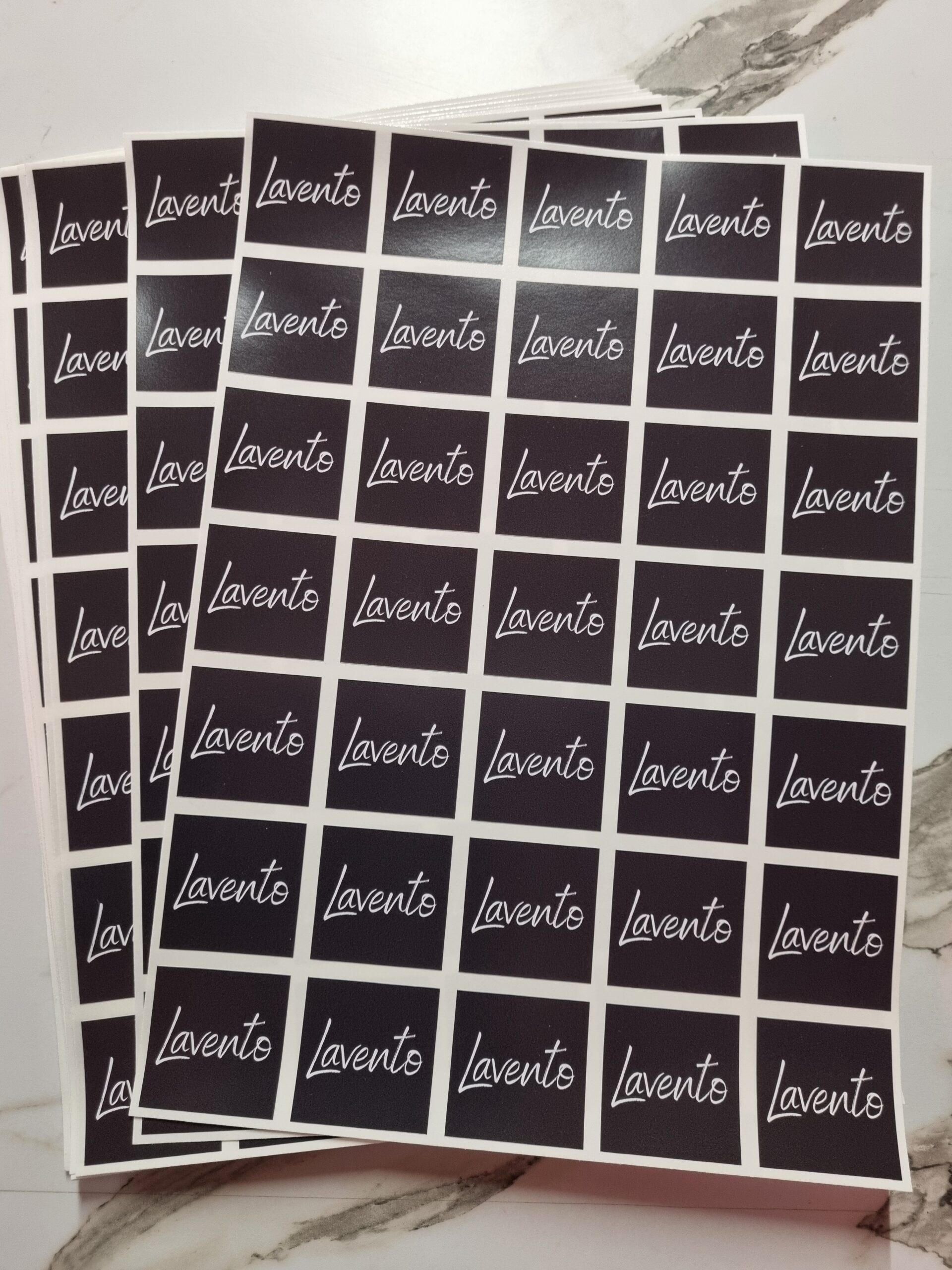 Etiquette Lovento Scaled