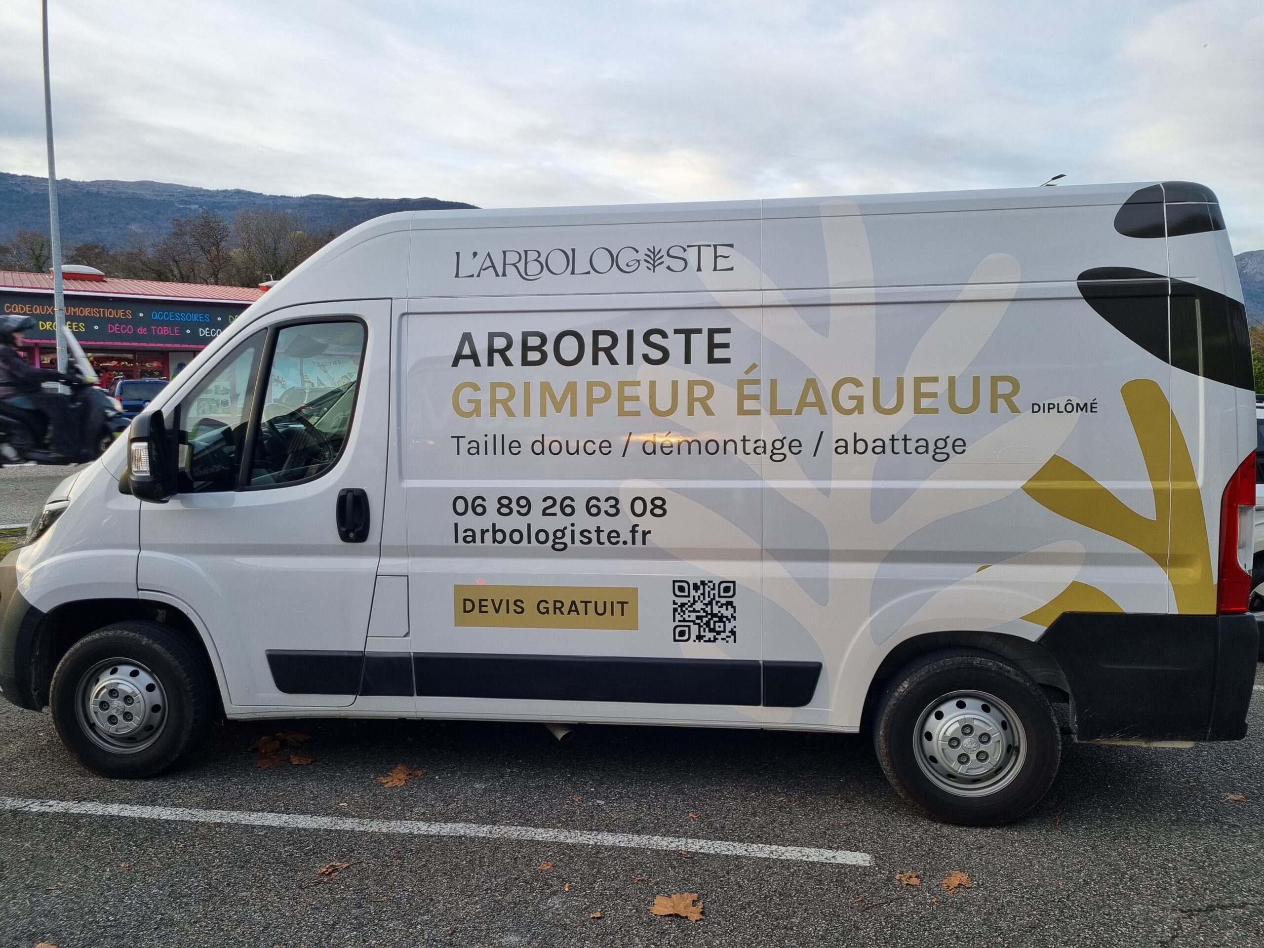 Flocage Camionnette Larboriste Scaled