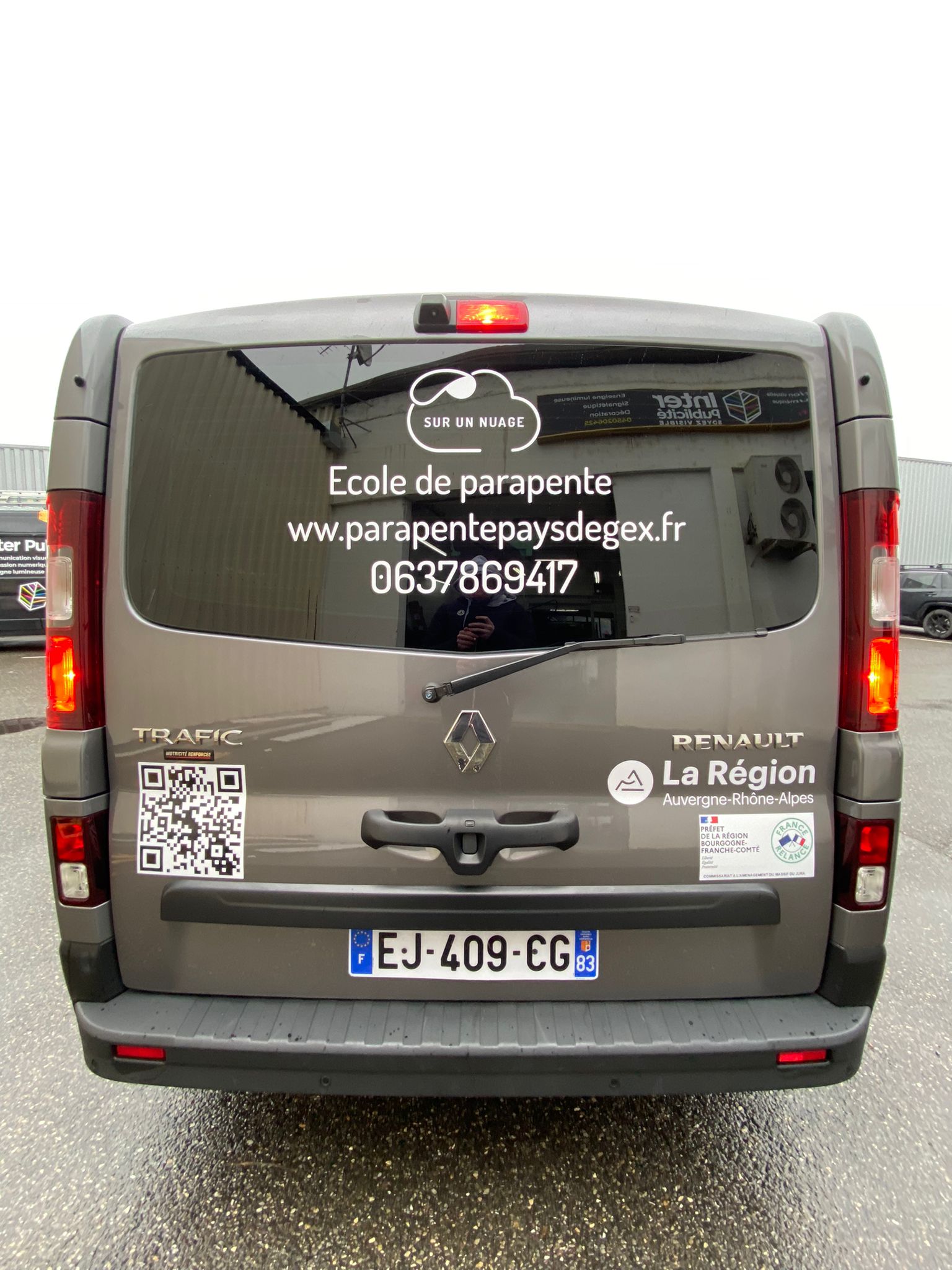 flocage camionnette sur un nuage